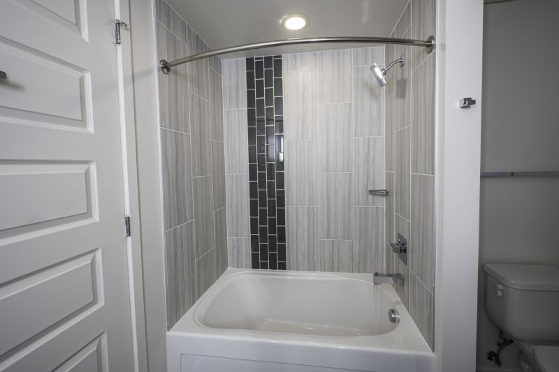 Maximizing Space with Shower Tubs